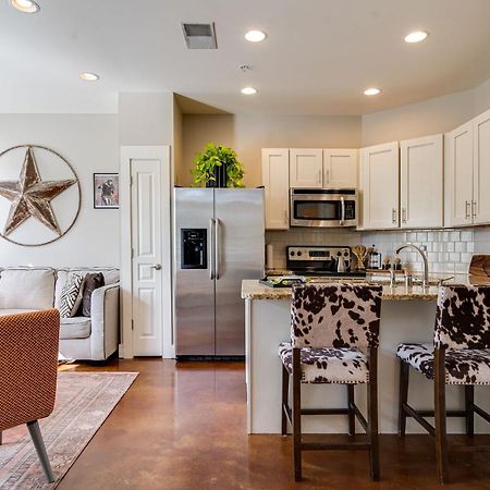 The Celebrity - Minutes To Broadway With A Balcony Apartman NashvilleNashville  Kültér fotó
