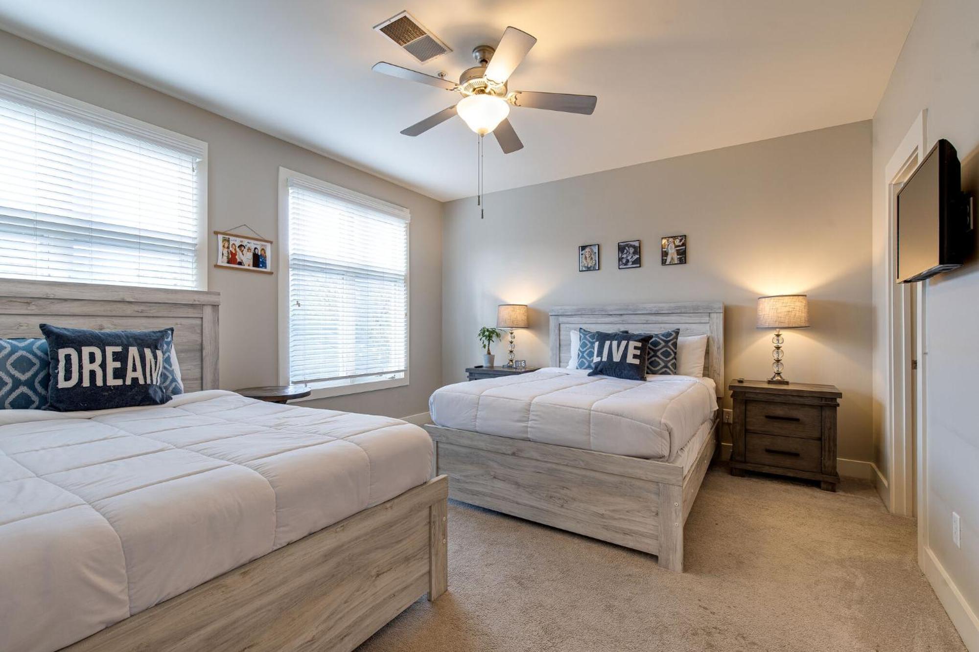 The Celebrity - Minutes To Broadway With A Balcony Apartman NashvilleNashville  Kültér fotó
