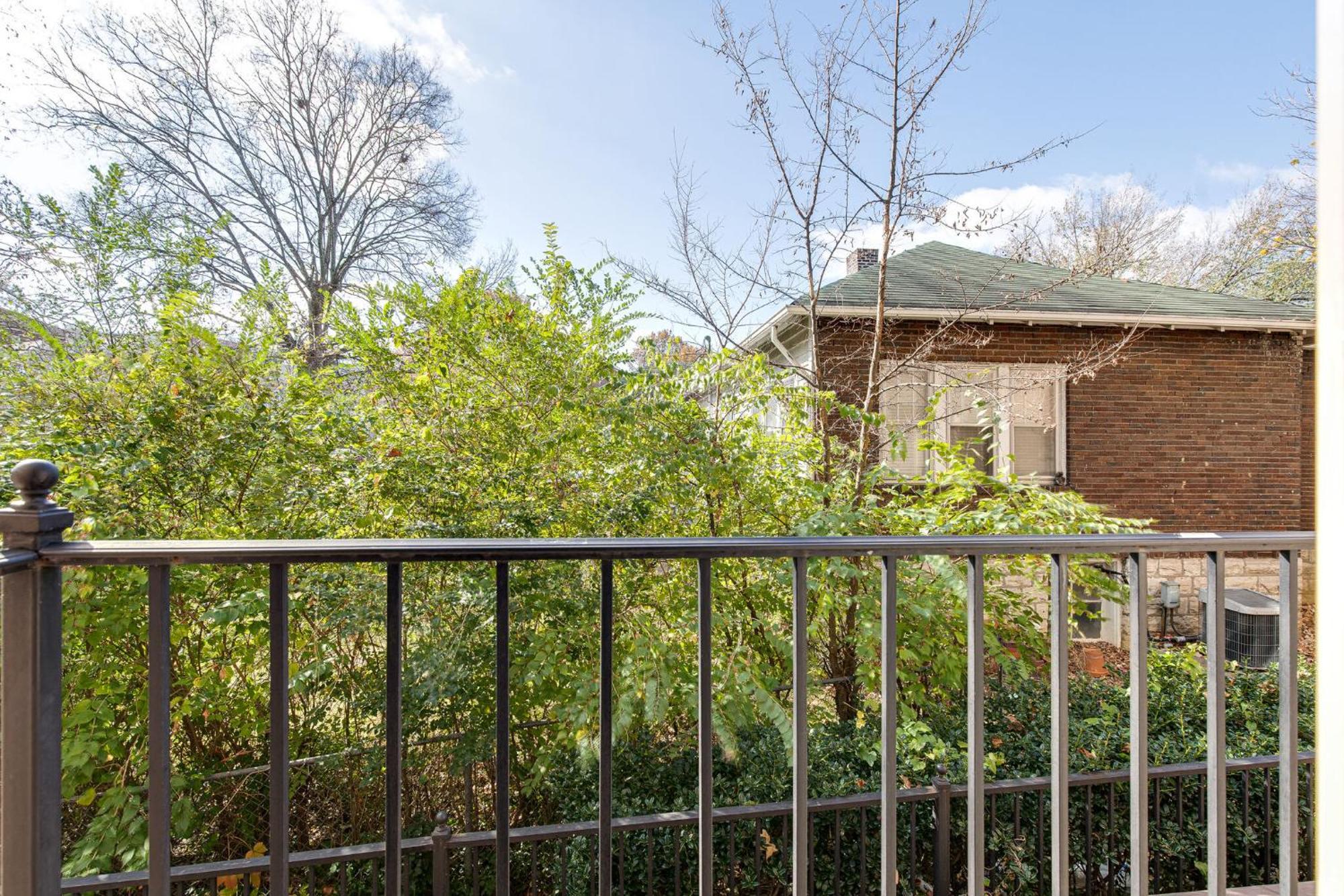 The Celebrity - Minutes To Broadway With A Balcony Apartman NashvilleNashville  Kültér fotó